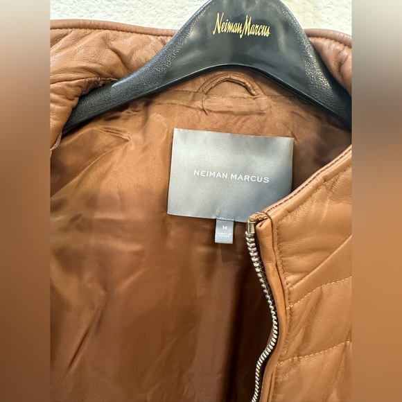 Neiman Marcus lamb leather vest - Picture 4 of 9